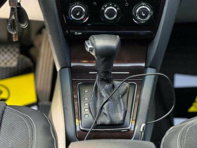 Білий Шкода Октавія, об'ємом двигуна 1.6 л та пробігом 320 тис. км за 8000 $, фото 13 на Automoto.ua