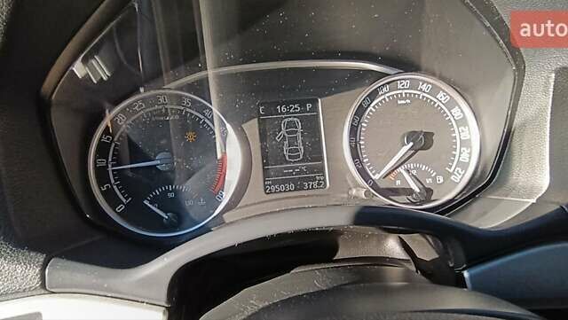 Білий Шкода Октавія, об'ємом двигуна 2.01 л та пробігом 295 тис. км за 9300 $, фото 12 на Automoto.ua