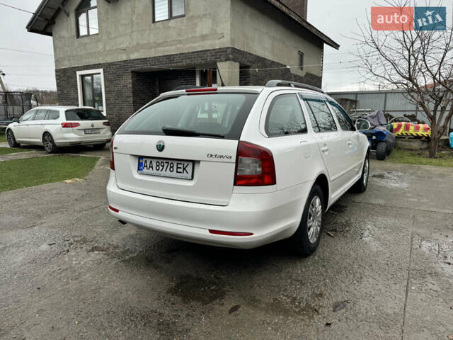 Білий Шкода Октавія, об'ємом двигуна 1.6 л та пробігом 183 тис. км за 7400 $, фото 11 на Automoto.ua