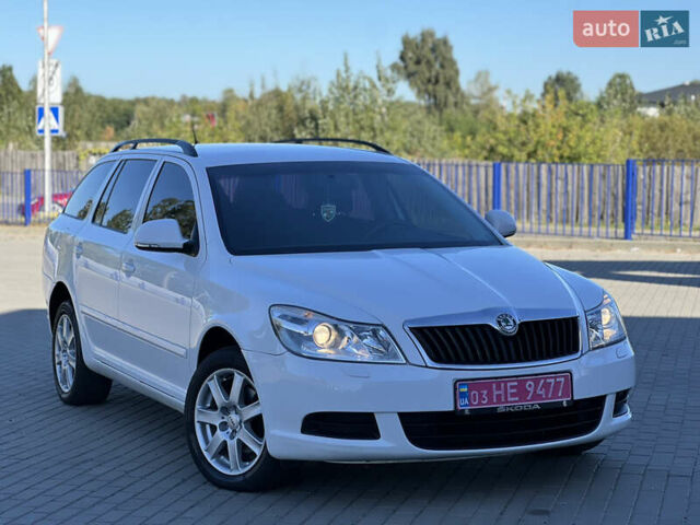 Белый Шкода Октавия, объемом двигателя 1.6 л и пробегом 261 тыс. км за 7150 $, фото 2 на Automoto.ua