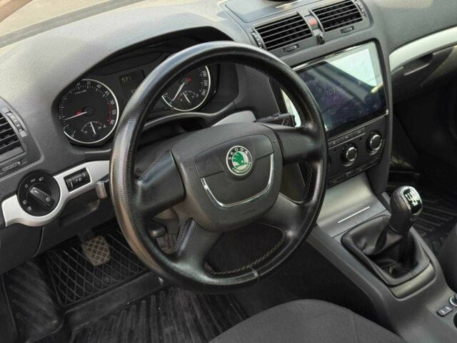 Белый Шкода Октавия, объемом двигателя 1.6 л и пробегом 167 тыс. км за 7690 $, фото 6 на Automoto.ua