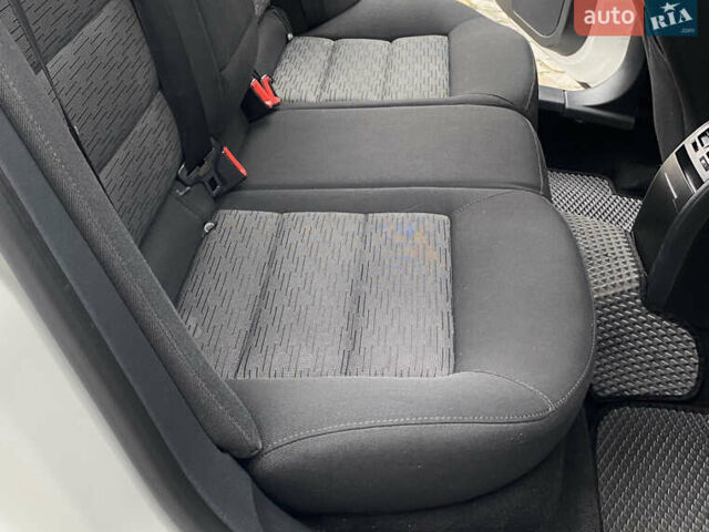 Белый Шкода Октавия, объемом двигателя 1.6 л и пробегом 271 тыс. км за 7950 $, фото 35 на Automoto.ua