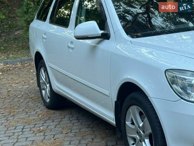Білий Шкода Октавія, об'ємом двигуна 1.99 л та пробігом 276 тис. км за 9300 $, фото 25 на Automoto.ua