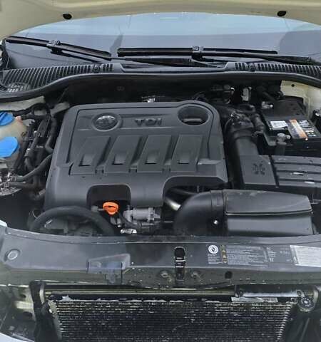 Білий Шкода Октавія, об'ємом двигуна 1.97 л та пробігом 280 тис. км за 8100 $, фото 12 на Automoto.ua