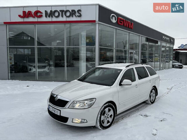 Білий Шкода Октавія, об'ємом двигуна 1.6 л та пробігом 170 тис. км за 8100 $, фото 1 на Automoto.ua