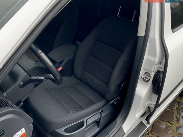 Белый Шкода Октавия, объемом двигателя 2 л и пробегом 282 тыс. км за 8500 $, фото 43 на Automoto.ua