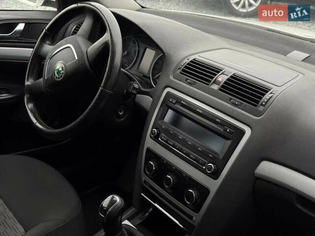 Белый Шкода Октавия, объемом двигателя 1.8 л и пробегом 208 тыс. км за 8700 $, фото 35 на Automoto.ua