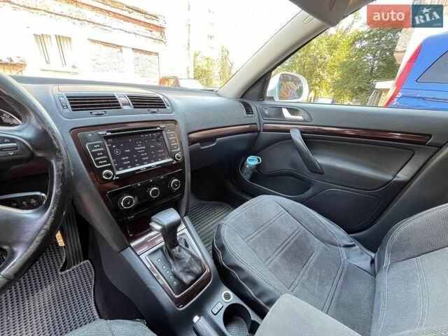 Білий Шкода Октавія, об'ємом двигуна 1.6 л та пробігом 345 тис. км за 6999 $, фото 21 на Automoto.ua