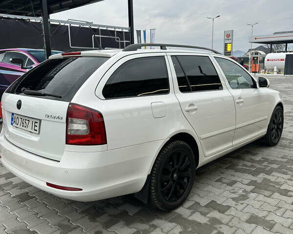 Белый Шкода Октавия, объемом двигателя 1.97 л и пробегом 286 тыс. км за 7999 $, фото 2 на Automoto.ua