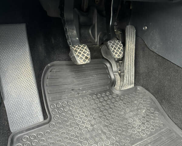 Білий Шкода Октавія, об'ємом двигуна 1.6 л та пробігом 183 тис. км за 7400 $, фото 34 на Automoto.ua