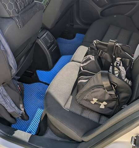 Белый Шкода Октавия, объемом двигателя 2 л и пробегом 230 тыс. км за 10550 $, фото 10 на Automoto.ua