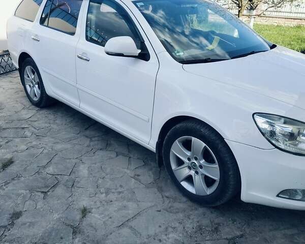 Белый Шкода Октавия, объемом двигателя 1.97 л и пробегом 353 тыс. км за 7500 $, фото 5 на Automoto.ua