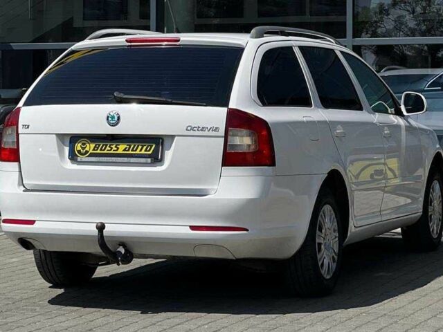 Білий Шкода Октавія, об'ємом двигуна 1.6 л та пробігом 320 тис. км за 8000 $, фото 5 на Automoto.ua