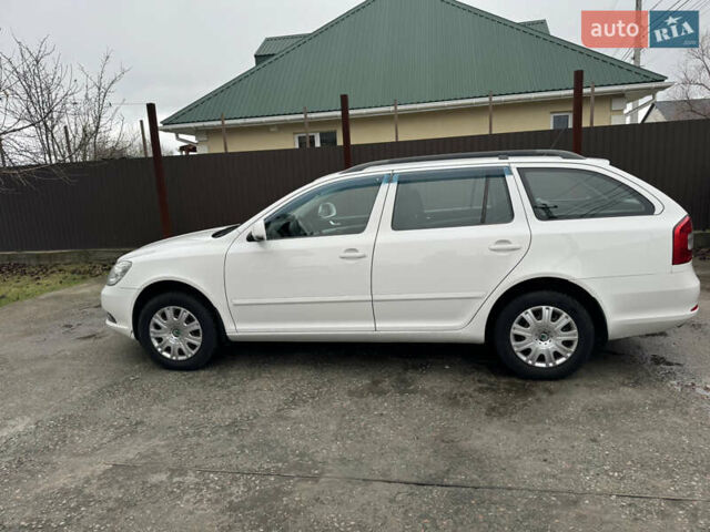 Білий Шкода Октавія, об'ємом двигуна 1.6 л та пробігом 183 тис. км за 7400 $, фото 5 на Automoto.ua