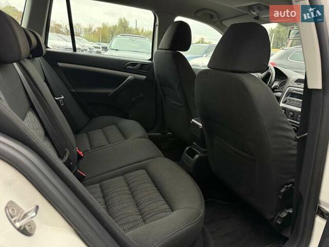 Белый Шкода Октавия, объемом двигателя 1.8 л и пробегом 208 тыс. км за 8700 $, фото 31 на Automoto.ua