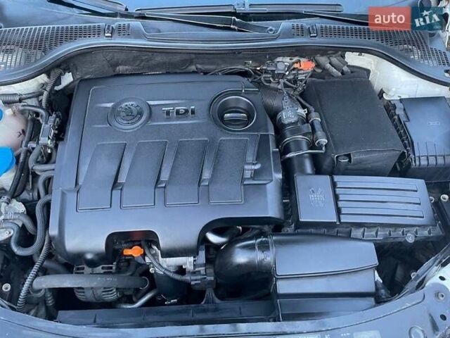 Белый Шкода Октавия, объемом двигателя 1.6 л и пробегом 240 тыс. км за 8615 $, фото 5 на Automoto.ua