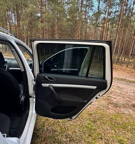 Шкода Октавия 2011 в Сарнах на Automoto.ua Белый Шкода Октавия, объемом двигателя 1.6 л и пробегом 336 тыс. км за 7400 $, фото 7 на Automoto.ua