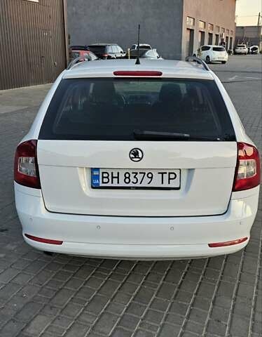 Шкода Октавія 2011 у Одесі на Automoto.ua Білий Шкода Октавія, об'ємом двигуна 1.6 л та пробігом 275 тис. км за 8500 $, фото 10 на Automoto.ua