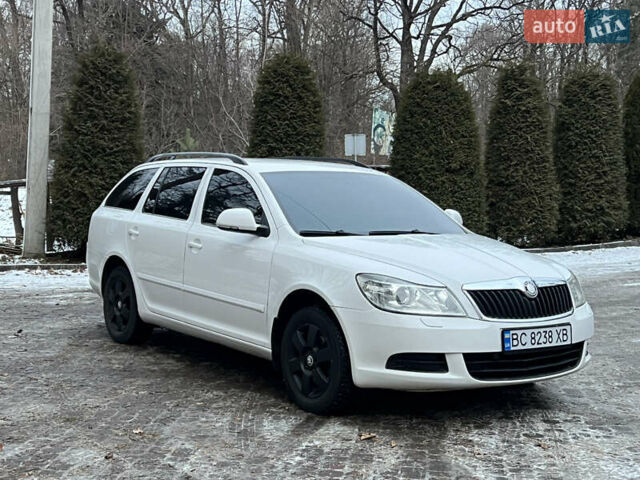 Белый Шкода Октавия, объемом двигателя 1.6 л и пробегом 299 тыс. км за 6999 $, фото 7 на Automoto.ua