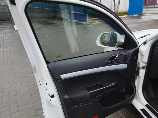 Білий Шкода Октавія, об'ємом двигуна 1.6 л та пробігом 330 тис. км за 6700 $, фото 11 на Automoto.ua