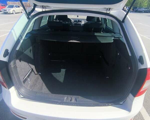 Білий Шкода Октавія, об'ємом двигуна 1.39 л та пробігом 250 тис. км за 7500 $, фото 32 на Automoto.ua