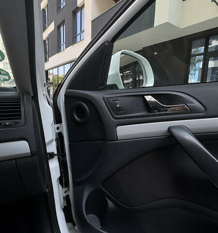 Белый Шкода Октавия, объемом двигателя 1.97 л и пробегом 265 тыс. км за 8300 $, фото 15 на Automoto.ua