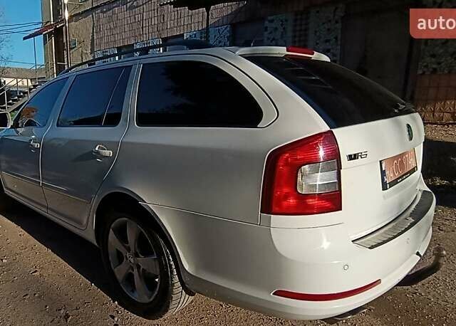 Білий Шкода Октавія, об'ємом двигуна 2.01 л та пробігом 295 тис. км за 9300 $, фото 2 на Automoto.ua