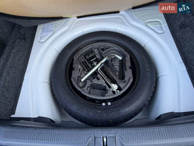 Белый Шкода Октавия, объемом двигателя 1.8 л и пробегом 196 тыс. км за 9399 $, фото 43 на Automoto.ua