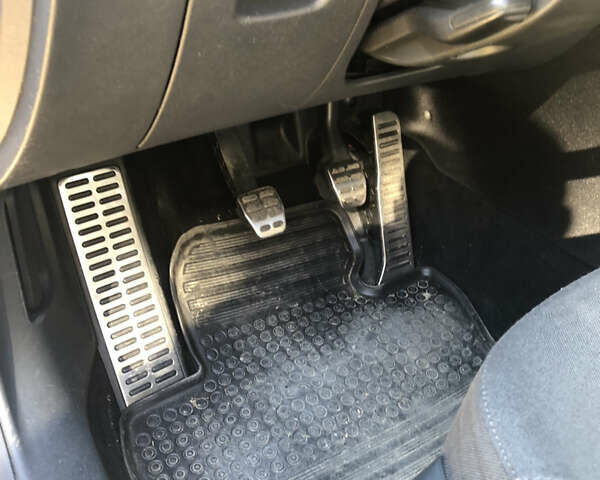 Белый Шкода Октавия, объемом двигателя 1.6 л и пробегом 307 тыс. км за 7850 $, фото 39 на Automoto.ua