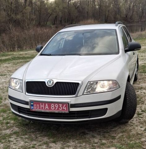 Белый Шкода Октавия, объемом двигателя 1.6 л и пробегом 240 тыс. км за 6850 $, фото 5 на Automoto.ua