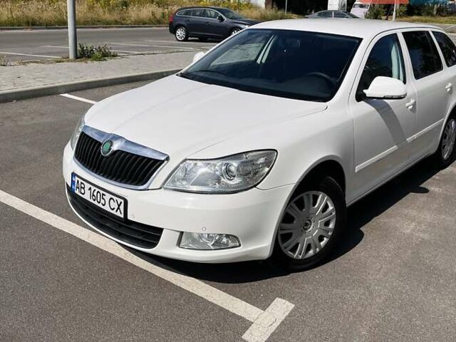 Білий Шкода Октавія, об'ємом двигуна 1.6 л та пробігом 223 тис. км за 7500 $, фото 2 на Automoto.ua