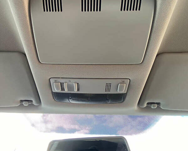 Белый Шкода Октавия, объемом двигателя 1.6 л и пробегом 238 тыс. км за 8200 $, фото 24 на Automoto.ua