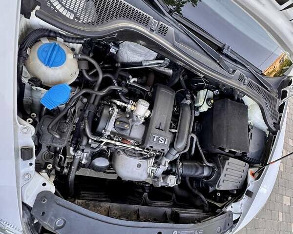 Белый Шкода Октавия, объемом двигателя 1.2 л и пробегом 167 тыс. км за 6999 $, фото 76 на Automoto.ua