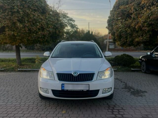 Белый Шкода Октавия, объемом двигателя 1.6 л и пробегом 286 тыс. км за 8100 $, фото 1 на Automoto.ua