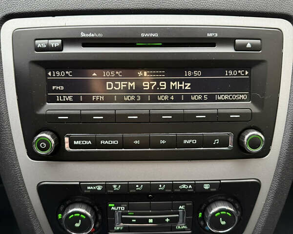 Белый Шкода Октавия, объемом двигателя 1.4 л и пробегом 231 тыс. км за 7000 $, фото 22 на Automoto.ua