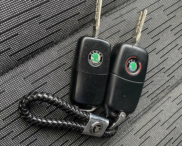 Белый Шкода Октавия, объемом двигателя 1.6 л и пробегом 239 тыс. км за 8650 $, фото 20 на Automoto.ua