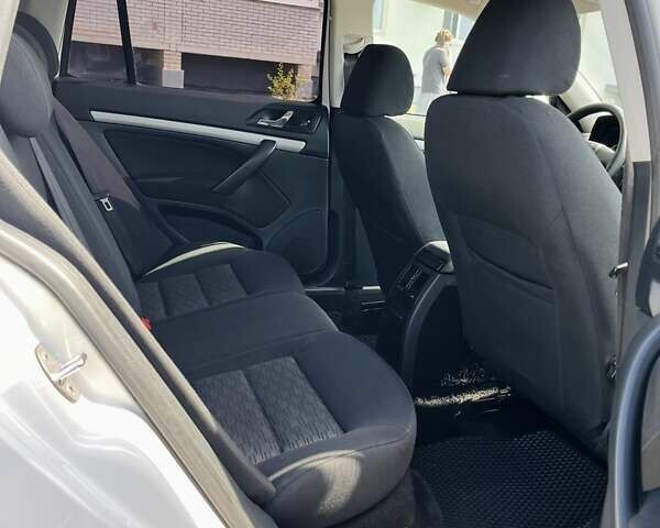 Білий Шкода Октавія, об'ємом двигуна 1.6 л та пробігом 223 тис. км за 7500 $, фото 33 на Automoto.ua