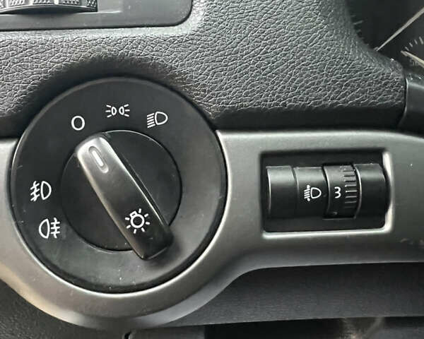Белый Шкода Октавия, объемом двигателя 1.6 л и пробегом 302 тыс. км за 7999 $, фото 22 на Automoto.ua
