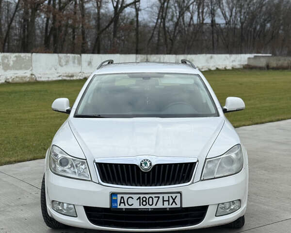 Белый Шкода Октавия, объемом двигателя 1.4 л и пробегом 223 тыс. км за 7500 $, фото 1 на Automoto.ua