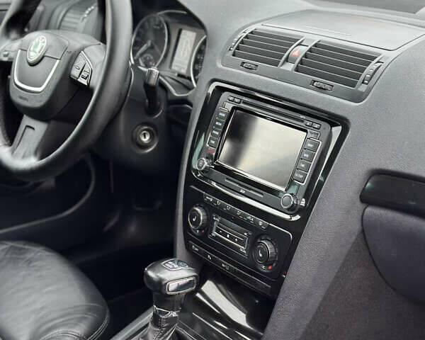 Белый Шкода Октавия, объемом двигателя 2 л и пробегом 217 тыс. км за 9999 $, фото 44 на Automoto.ua