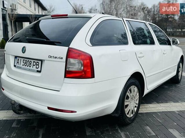 Белый Шкода Октавия, объемом двигателя 1.6 л и пробегом 280 тыс. км за 3400 $, фото 5 на Automoto.ua