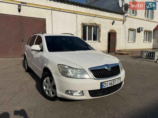Белый Шкода Октавия, объемом двигателя 1.97 л и пробегом 323 тыс. км за 8500 $, фото 8 на Automoto.ua
