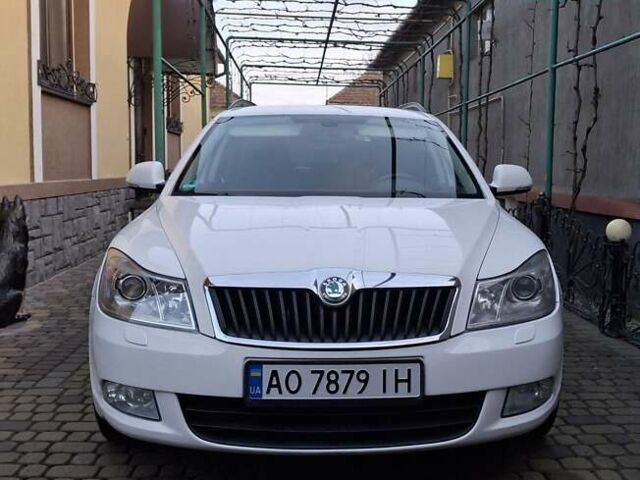 Білий Шкода Октавія, об'ємом двигуна 1.39 л та пробігом 197 тис. км за 7650 $, фото 2 на Automoto.ua