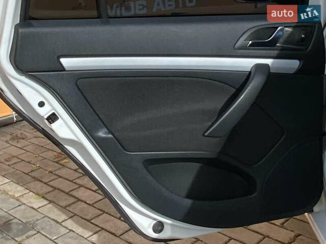 Белый Шкода Октавия, объемом двигателя 1.6 л и пробегом 238 тыс. км за 8200 $, фото 20 на Automoto.ua