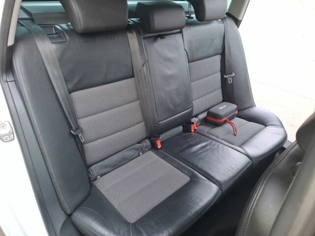 Белый Шкода Октавия, объемом двигателя 1.6 л и пробегом 240 тыс. км за 9200 $, фото 3 на Automoto.ua