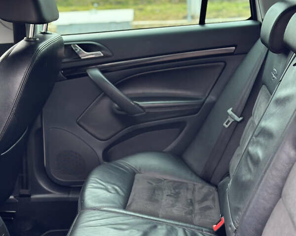 Белый Шкода Октавия, объемом двигателя 2 л и пробегом 217 тыс. км за 9999 $, фото 62 на Automoto.ua