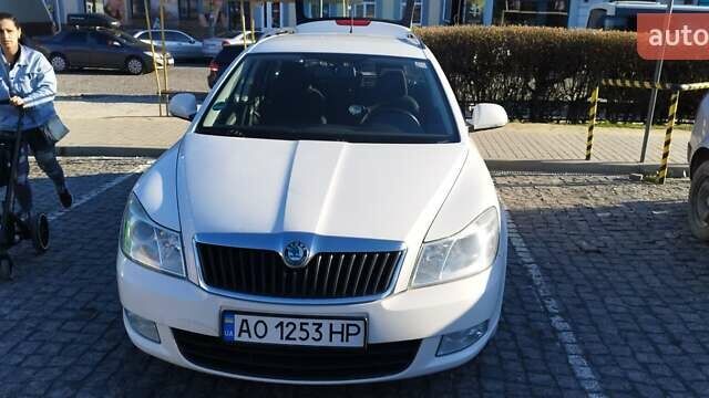 Белый Шкода Октавия, объемом двигателя 1.6 л и пробегом 241 тыс. км за 6400 $, фото 12 на Automoto.ua