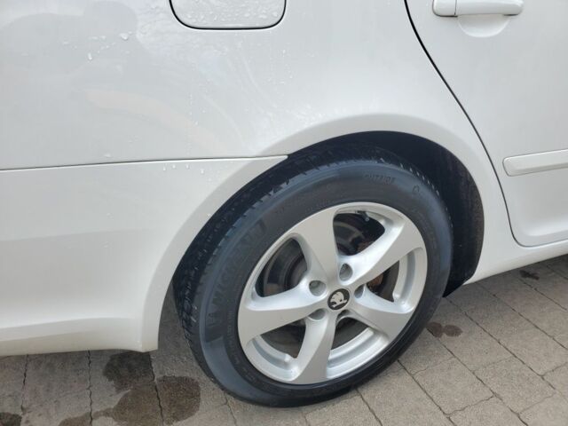 Білий Шкода Октавія, об'ємом двигуна 2 л та пробігом 270 тис. км за 10300 $, фото 9 на Automoto.ua