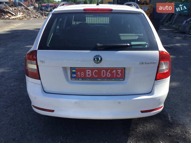 Білий Шкода Октавія, об'ємом двигуна 1.6 л та пробігом 282 тис. км за 7200 $, фото 3 на Automoto.ua