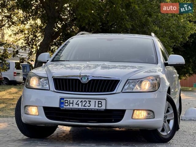 Белый Шкода Октавия, объемом двигателя 1.2 л и пробегом 167 тыс. км за 6999 $, фото 27 на Automoto.ua